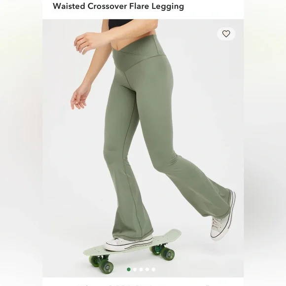 OFFLINE By Aerie Real Me High Waisted Crossover Flare Leggings - Picture 5 of 6